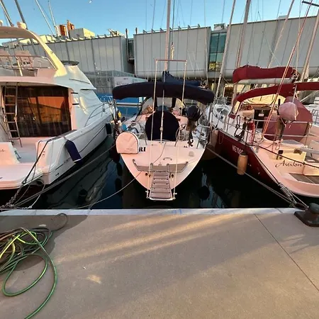 Porto Antico Boat 船上ホテル
