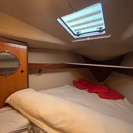 Porto Antico Boat Bateau-hôtel